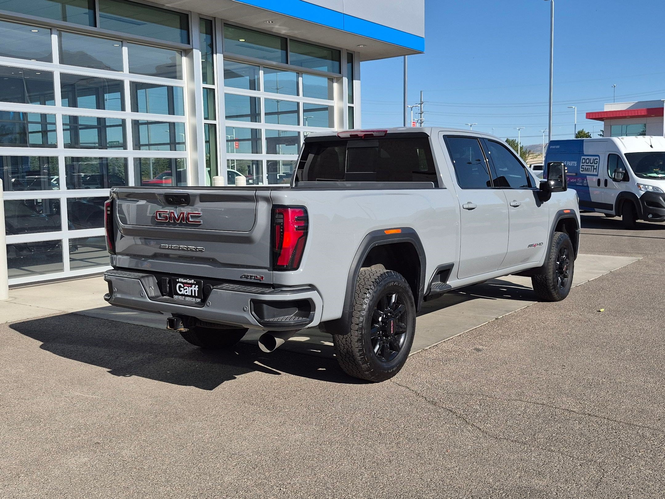 Used 2025 GMC Sierra 2500 AT4 AWD/4WD image 3