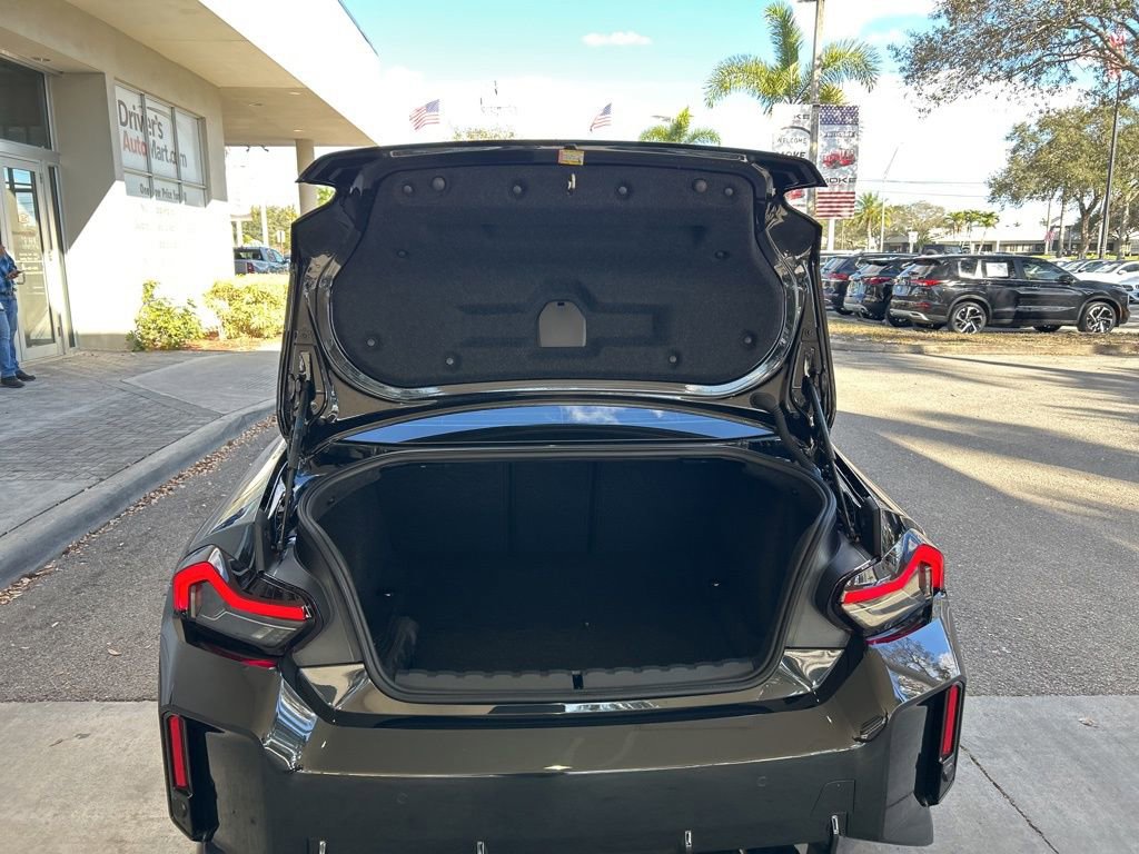 Used 2025 BMW M2 w/ Lighting Package image 33