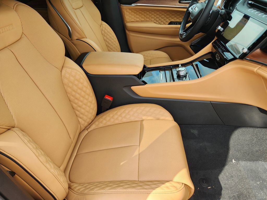 New 2026 Jeep Grand Cherokee Summit AWD/4WD image 9