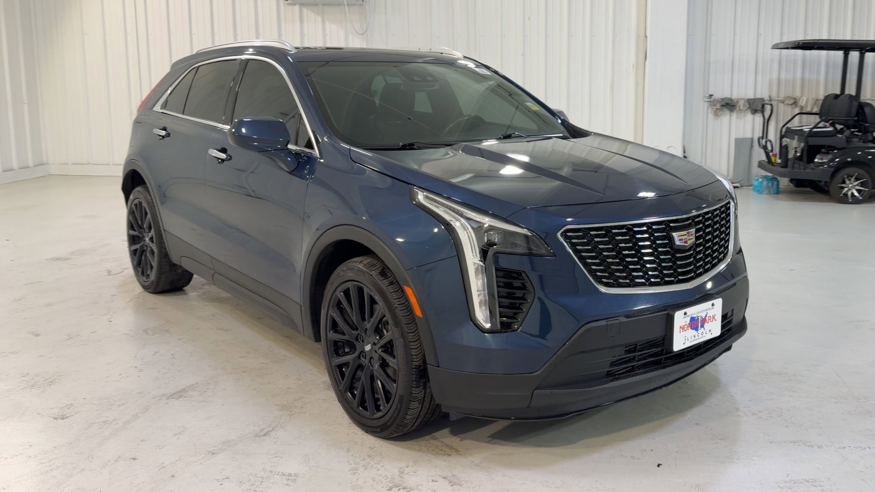 Used 2022 Cadillac XT4 Luxury w/ Cold Weather Package image 3