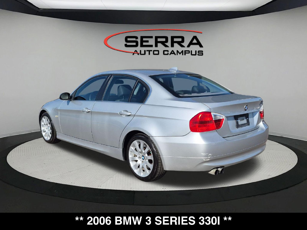 Used 2006 BMW 330i Sedan RWD image 10