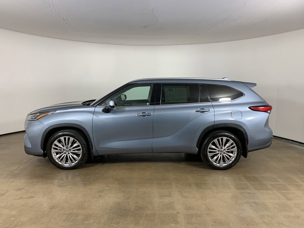 Used 2023 Toyota Highlander Platinum AWD/4WD image 17