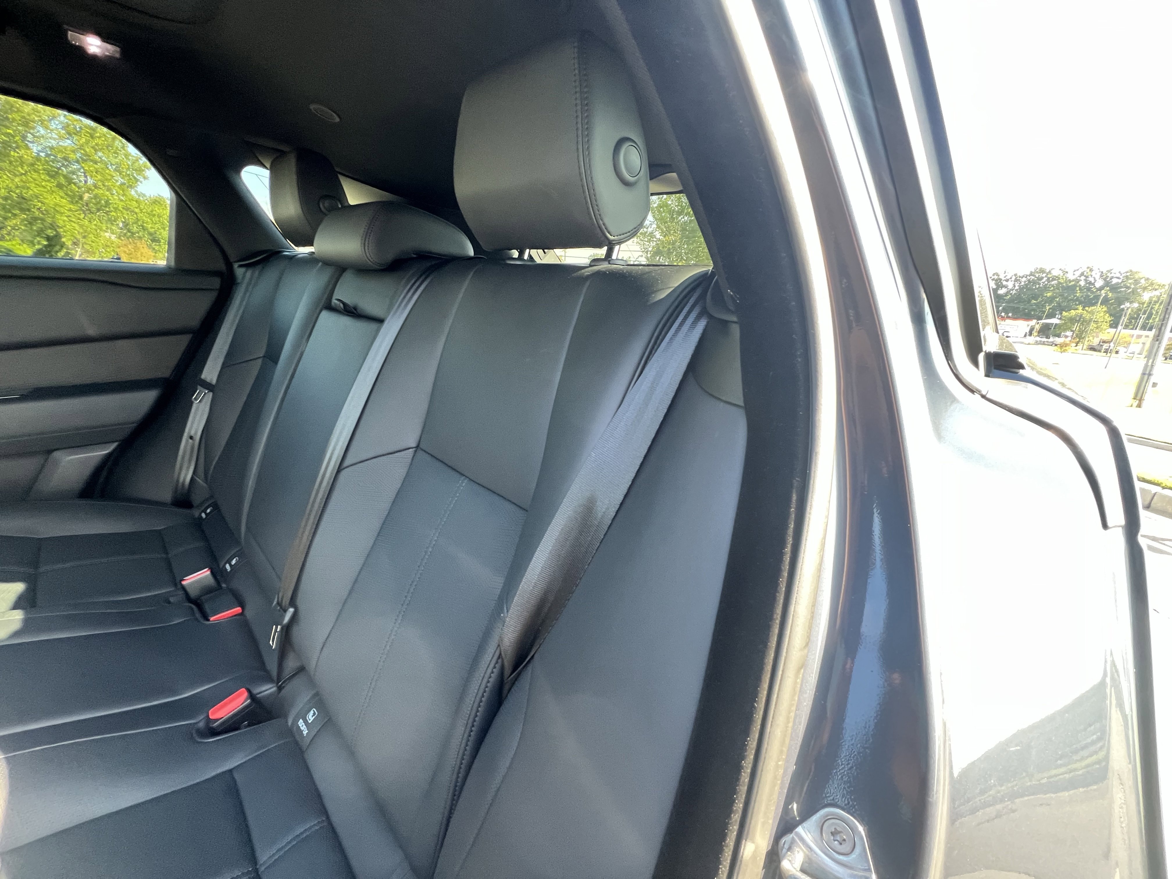 Used 2024 Land Rover Range Rover Velar Dynamic HSE image 32