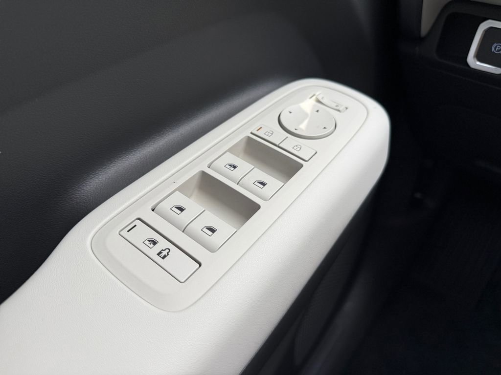 New 2026 Hyundai Santa Fe SE image 8