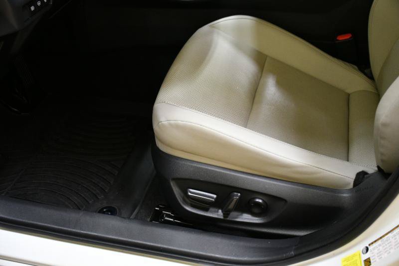 Used 2023 Toyota Prius XLE FWD image 29