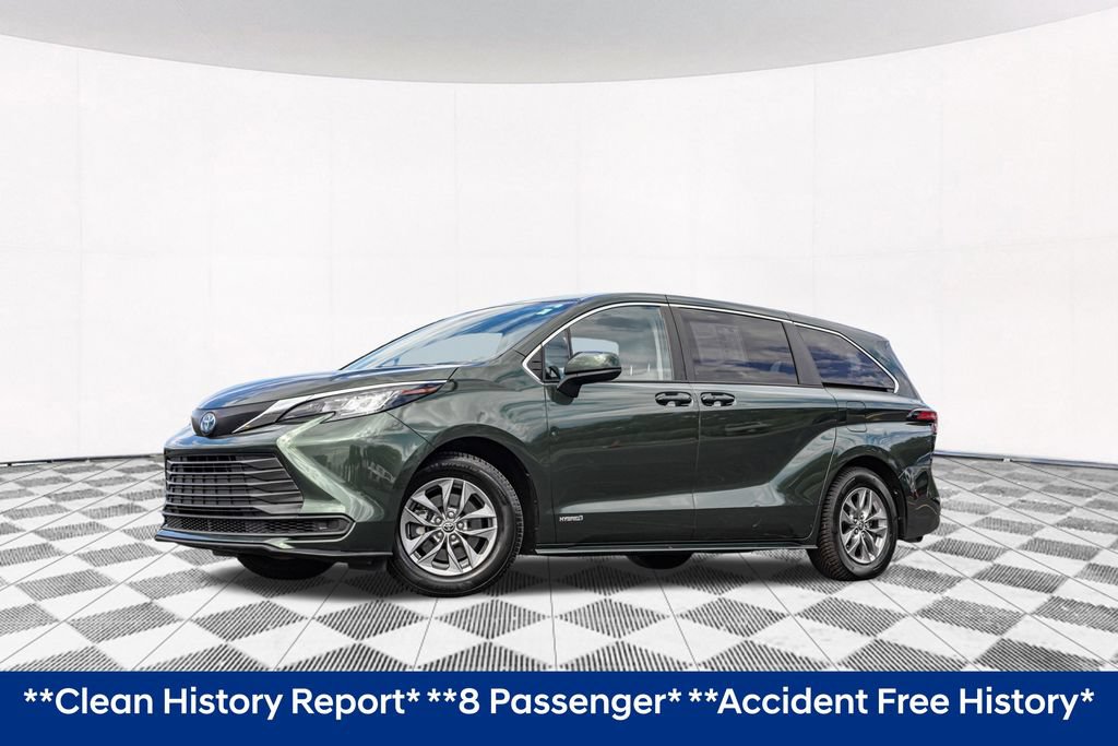 Used 2021 Toyota Sienna LE FWD image 2