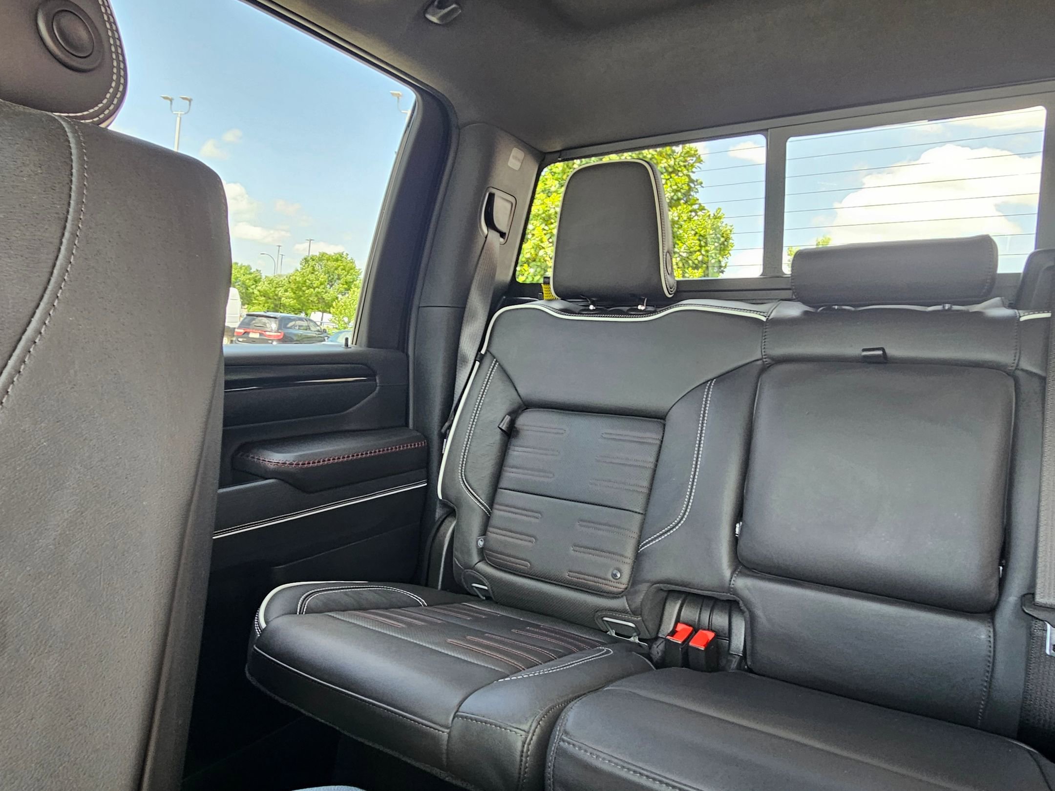Used 2025 GMC Sierra 2500 AT4X AWD/4WD image 24