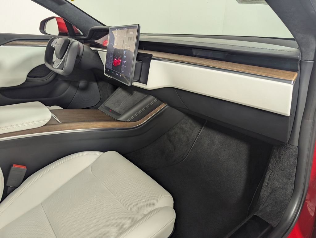 Used 2023 Tesla Model S Standard Range image 34
