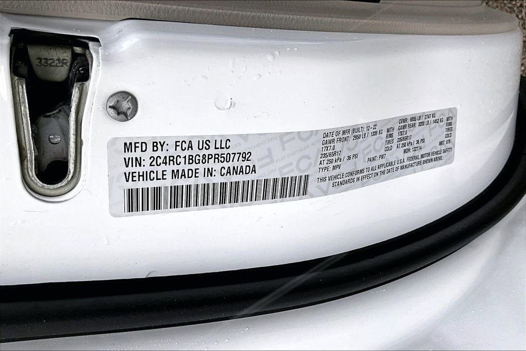 Used 2023 Chrysler Pacifica Touring-L FWD image 29