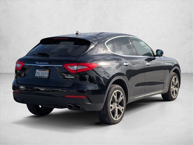 Used 2017 Maserati Levante image 5
