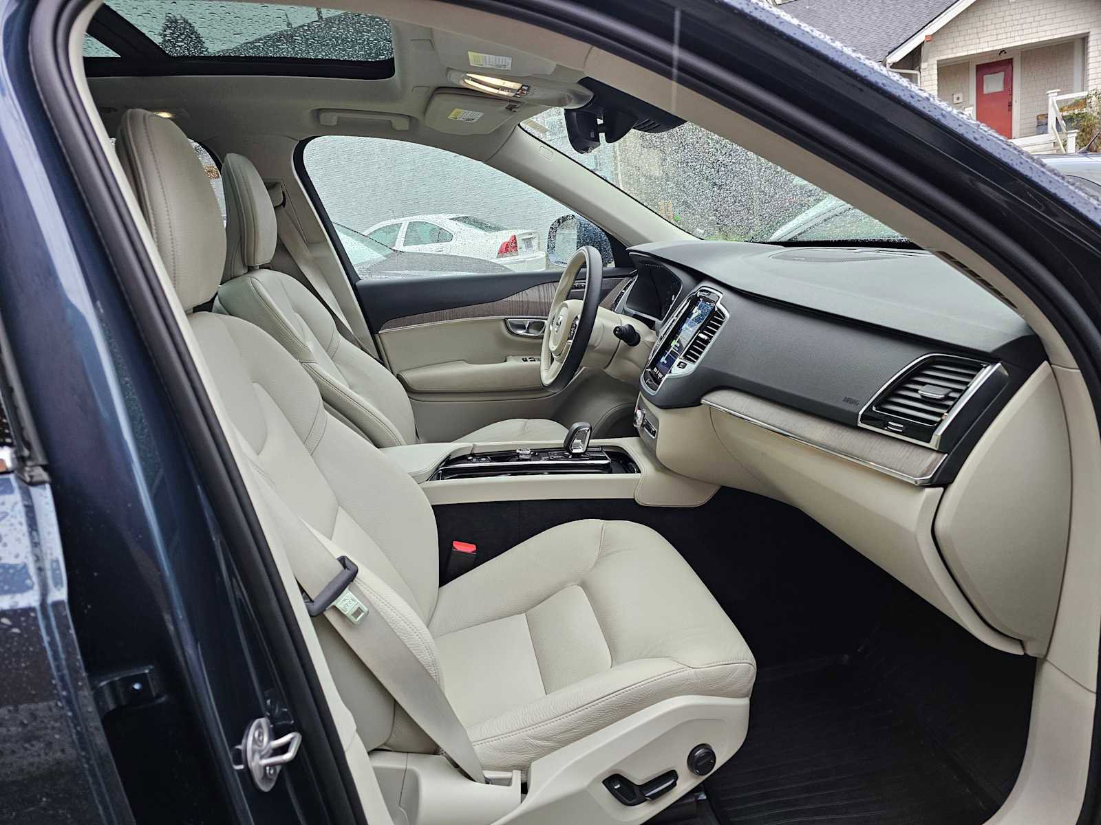 Used 2023 Volvo XC90 T8 Plus w/ Protection Package image 10