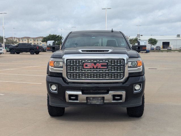 Used 2018 GMC Sierra 2500 Denali w/ Duramax Plus Package image 2
