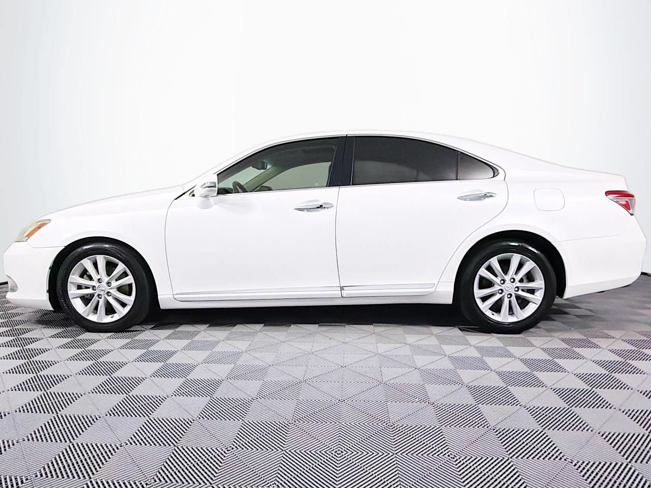 Used 2011 Lexus ES 350 FWD image 7