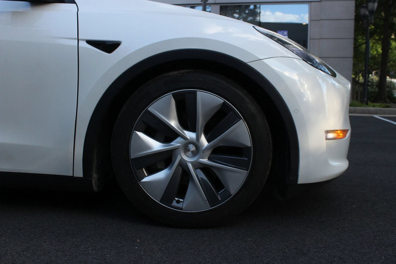 Used 2020 Tesla Model Y Long Range AWD/4WD image 4