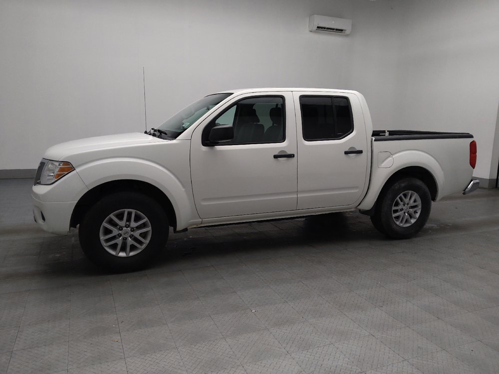 Used 2019 Nissan Frontier SV image 2