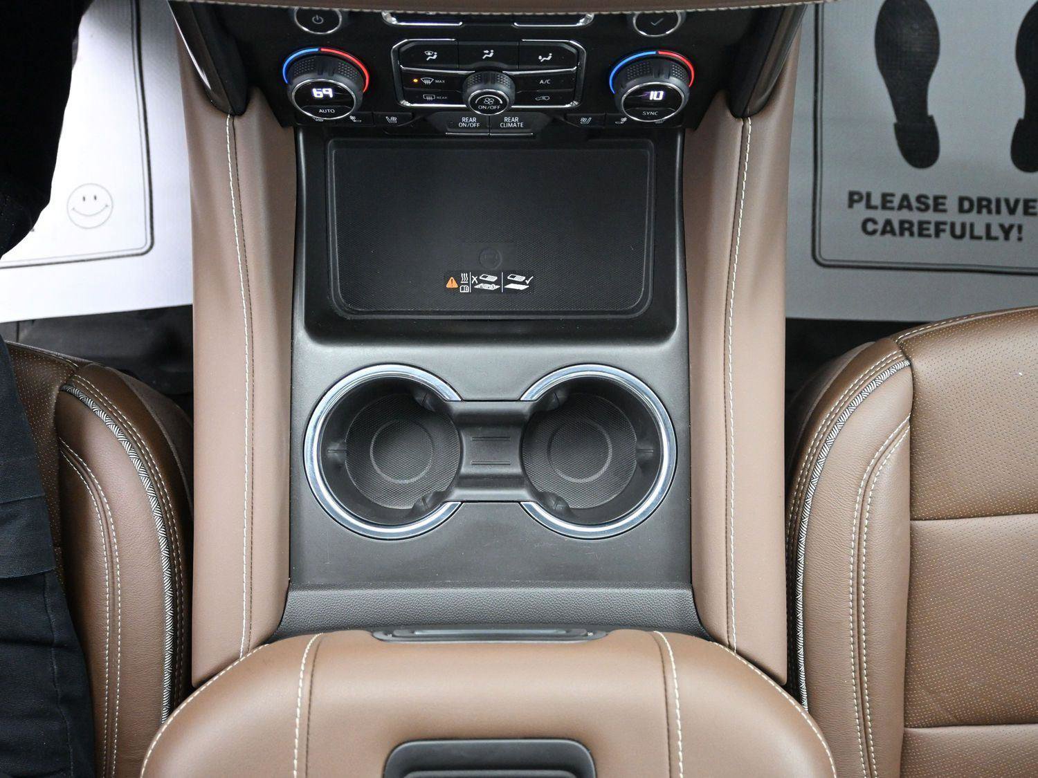 Used 2024 Chevrolet Suburban High Country image 36