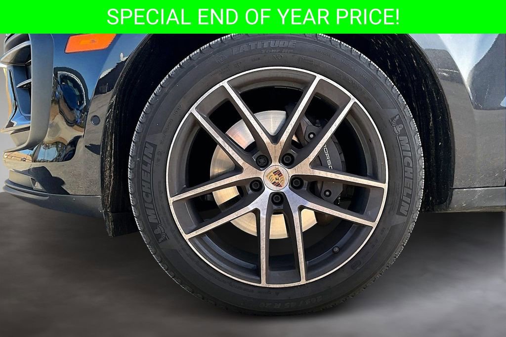 Used 2023 Porsche Macan Turbo image 34
