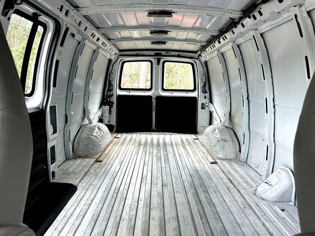 Used 2022 GMC Savana 3500 Extended w/ Driver Convenience Package image 28