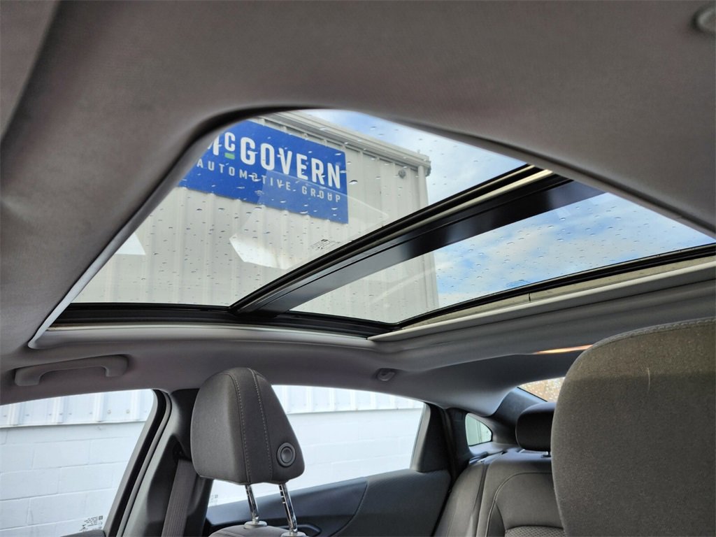 Used 2022 Chevrolet Malibu LT image 18