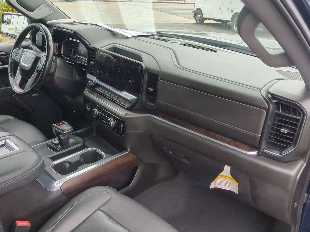 Used 2022 GMC Sierra 1500 SLT w/ SLT Convenience Package image 32