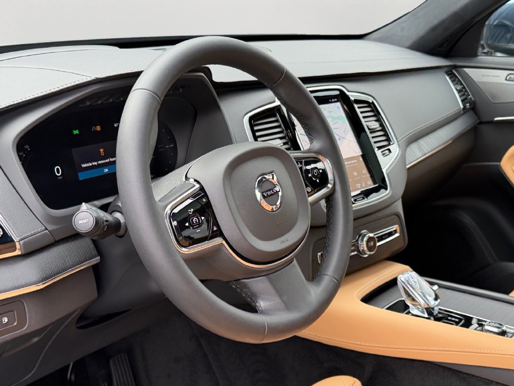 Used 2024 Volvo XC90 T8 Ultimate w/ Lounge Package AWD/4WD image 17