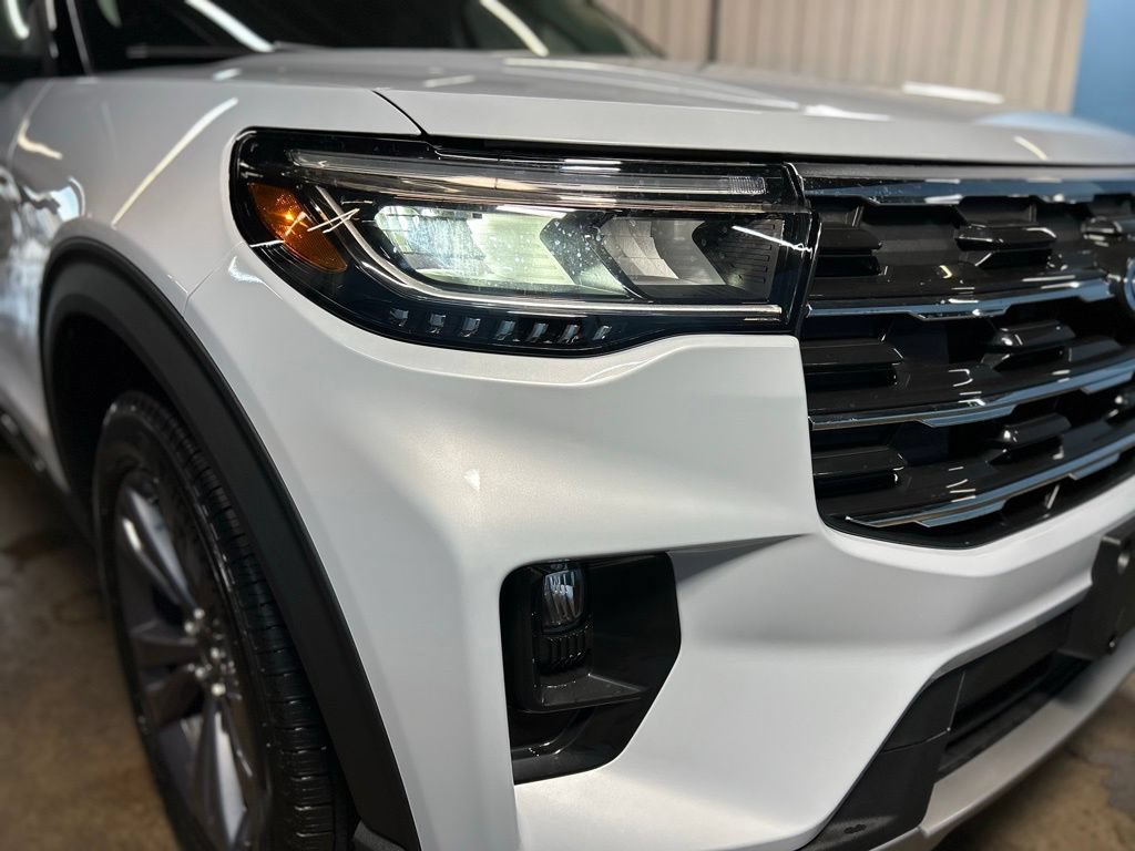 New 2026 Ford Explorer Active w/ Active Comfort Package AWD/4WD image 2