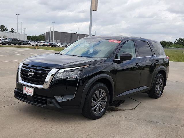 Certified 2025 Nissan Pathfinder S FWD image 3