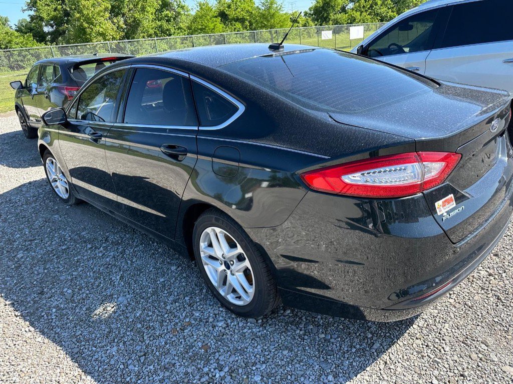 Used 2014 Ford Fusion SE w/ Equipment Group 202A FWD image 10