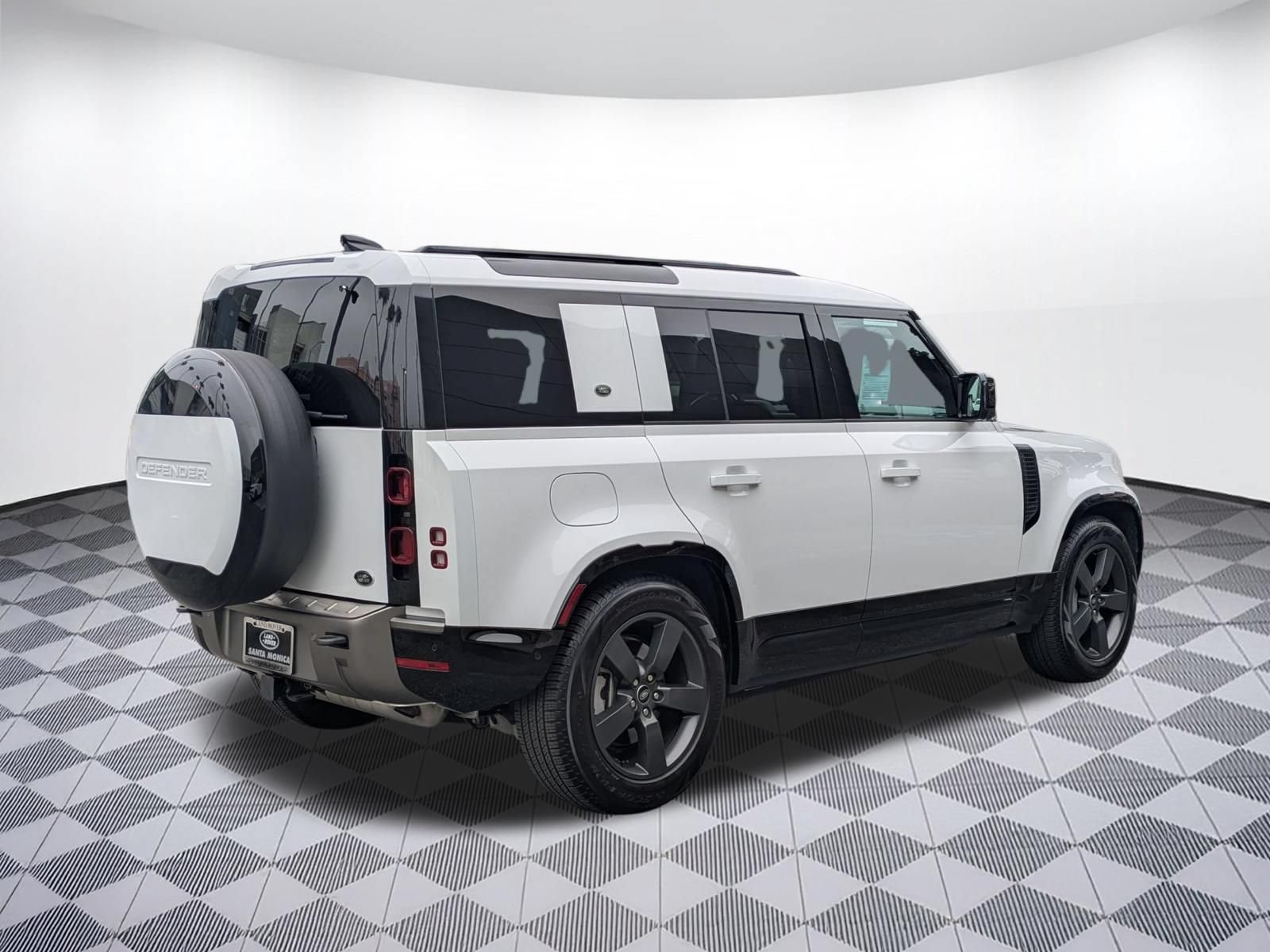 Used 2022 Land Rover Defender 110 X-Dynamic HSE AWD/4WD image 5