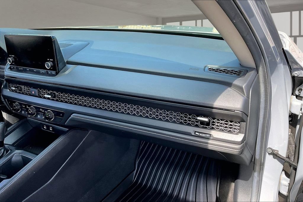 Certified 2025 Honda Accord SE image 24