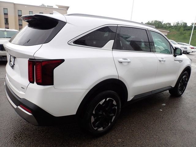 Certified 2024 Kia Sorento S w/ Panoramic Sunroof Package AWD/4WD image 4