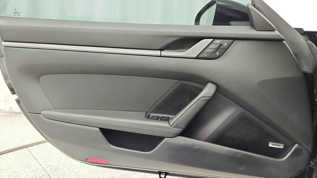 Used 2025 Porsche 911 Carrera RWD image 16