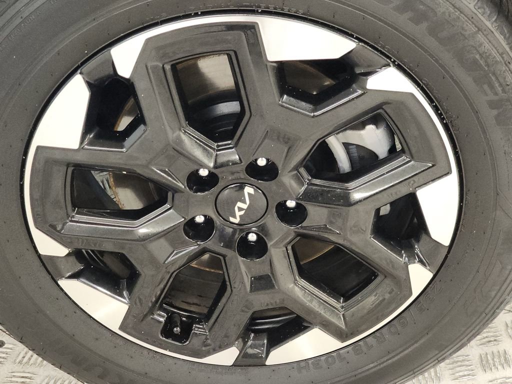 Used 2025 Kia Sorento S image 12