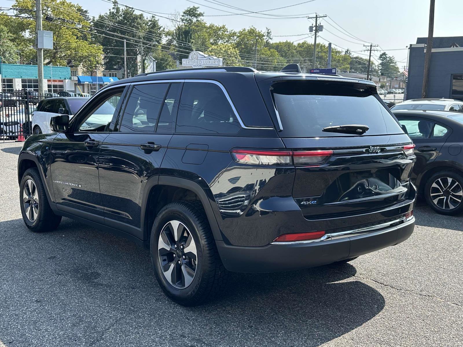 Used 2024 Jeep Grand Cherokee Limited 4xe image 5