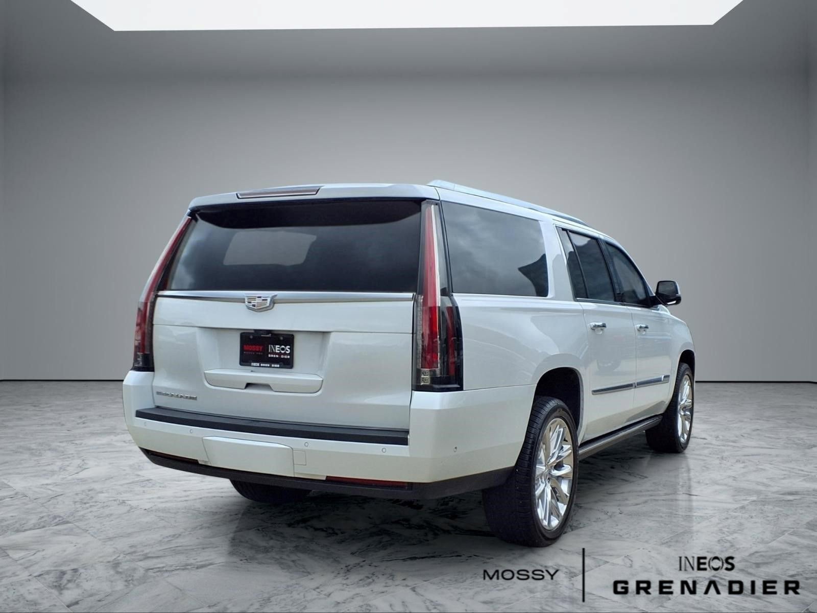 Used 2019 Cadillac Escalade ESV Premium Luxury RWD image 7