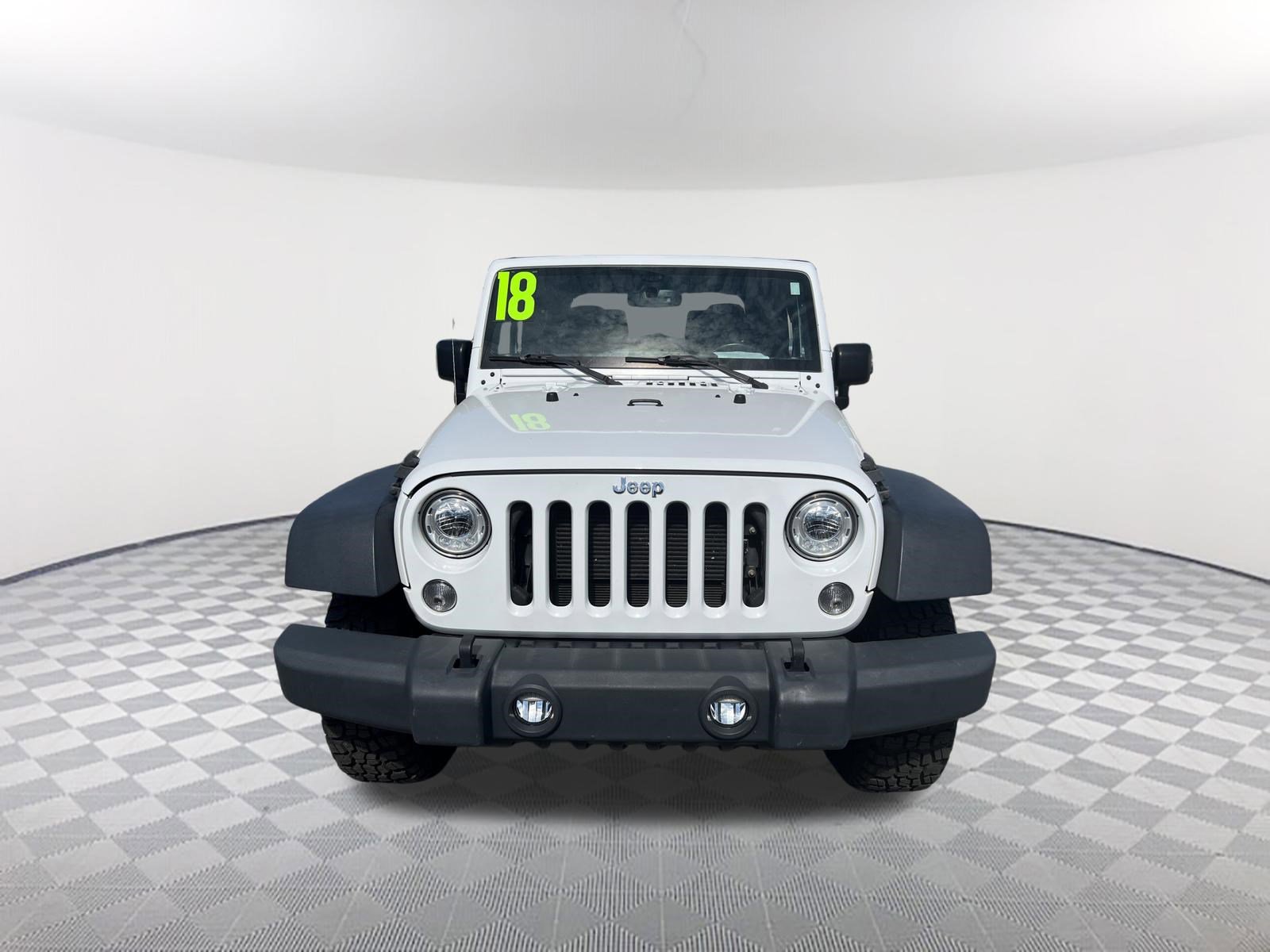 Used 2018 Jeep Wrangler Rubicon w/ Power Convenience Group image 2
