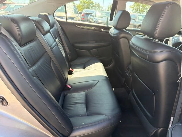 Used 2004 Lexus ES 330 w/ Premium Pkg FWD image 25
