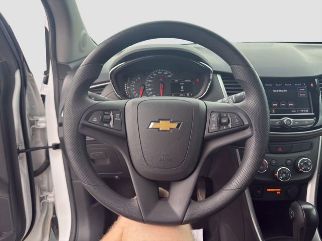 Used 2022 Chevrolet Trax LS w/ Tint and Cruise Package AWD/4WD image 10