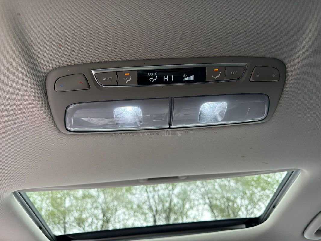 Used 2021 Kia Telluride SX w/ Towing Package FWD image 26