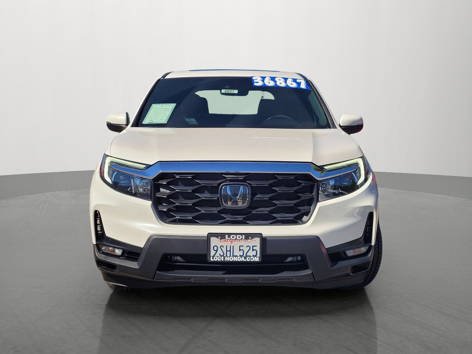 Certified 2025 Honda Passport EX-L image 1