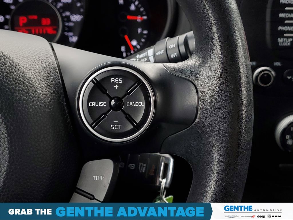 Used 2015 Kia Soul + image 17