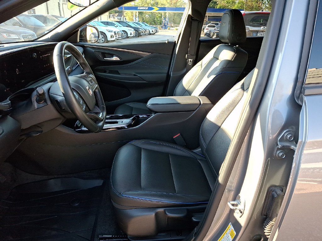Used 2025 Buick Envista Sport Touring FWD image 14