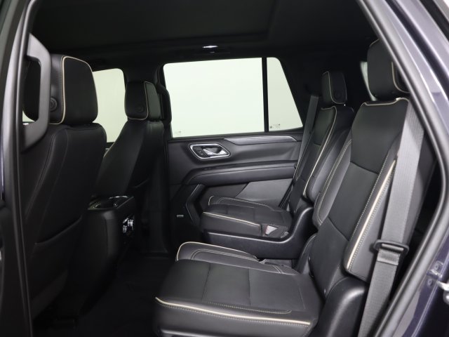 Used 2023 GMC Yukon SLT w/ SLT Luxury Package AWD/4WD image 15