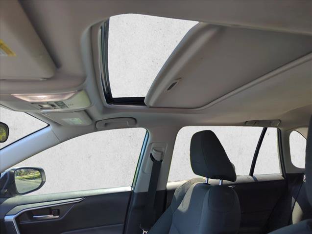 Used 2022 Toyota RAV4 XLE w/ Convenience Package FWD image 19