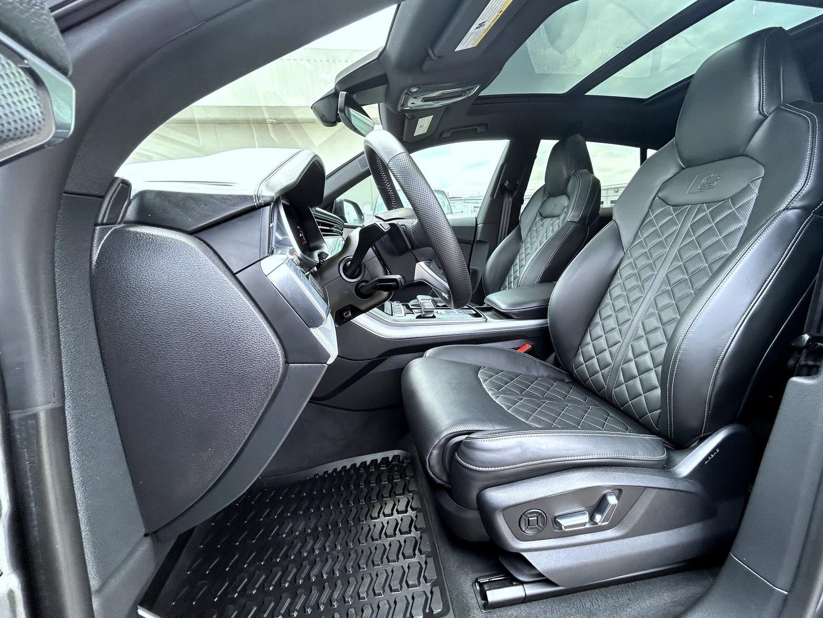 Used 2020 Audi SQ8 Premium Plus w/ Driver Assistance Package AWD/4WD image 10