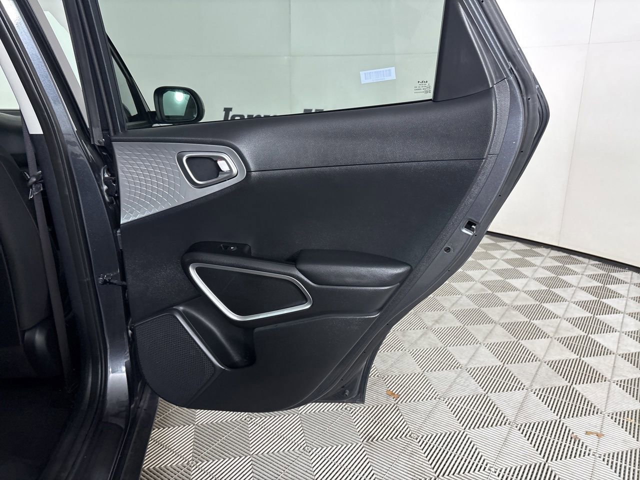 Used 2025 Kia Soul LX FWD image 23