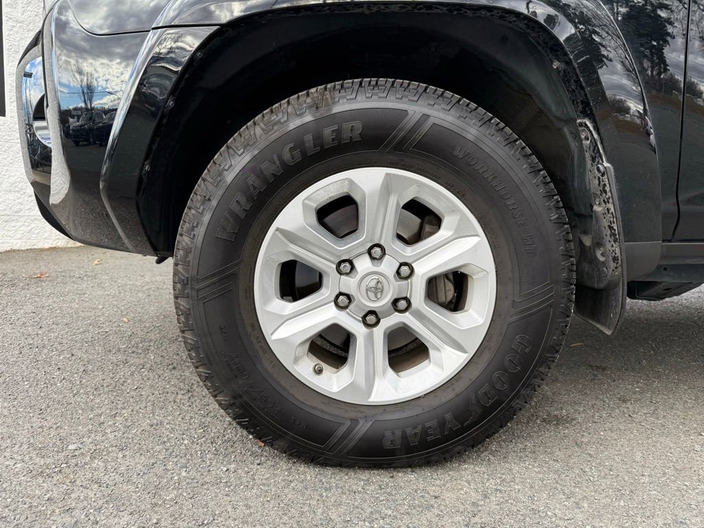 Used 2019 Toyota 4Runner SR5 Premium image 17