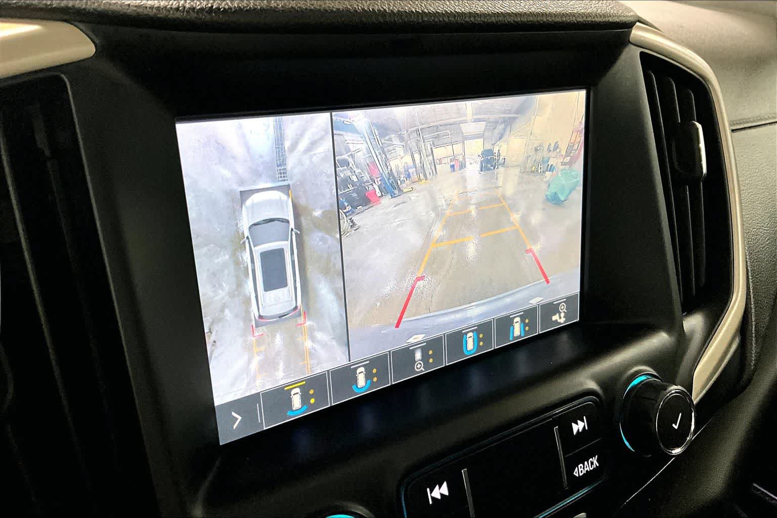 Used 2020 GMC Terrain Denali w/ Denali Premium Package AWD/4WD image 28