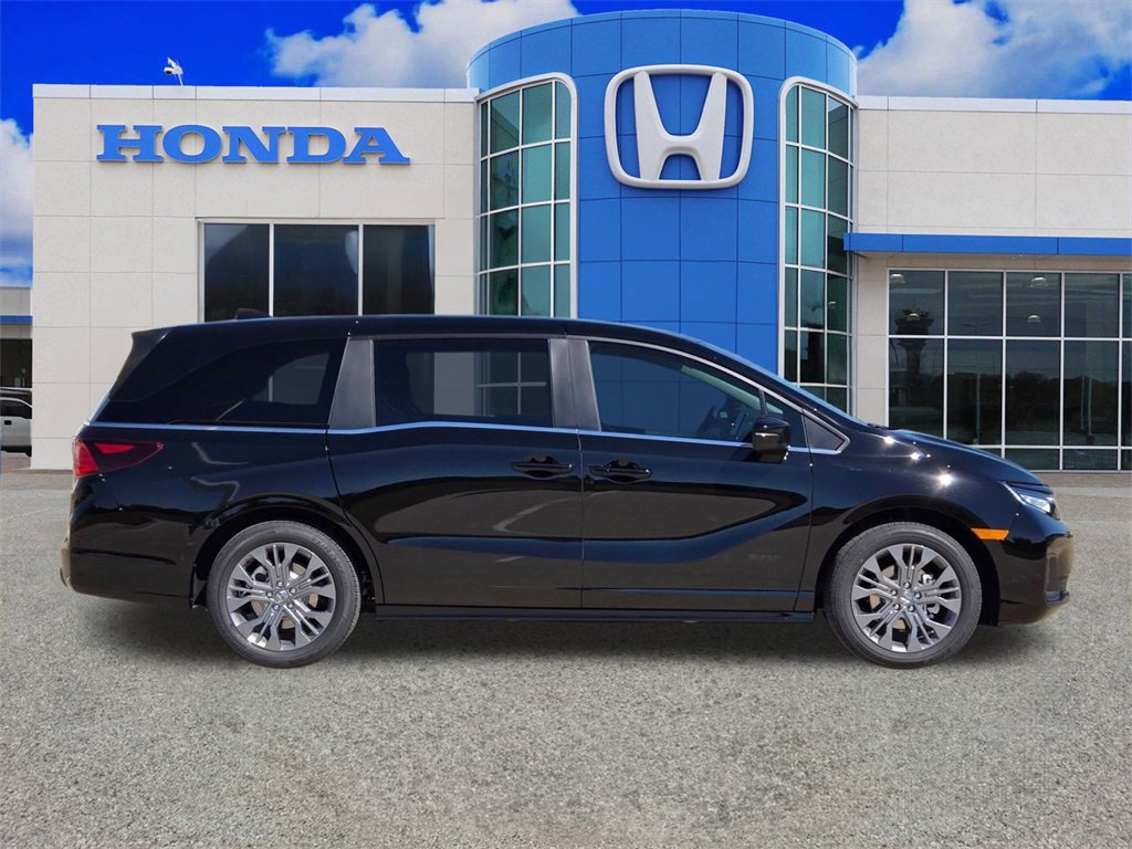 New 2026 Honda Odyssey Touring image 2