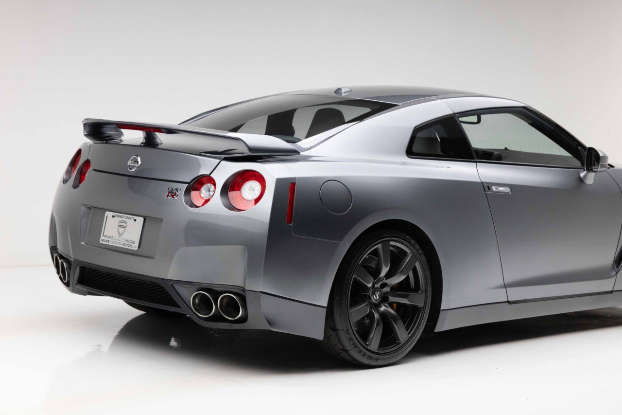 Used 2010 Nissan GT-R Premium AWD/4WD image 31